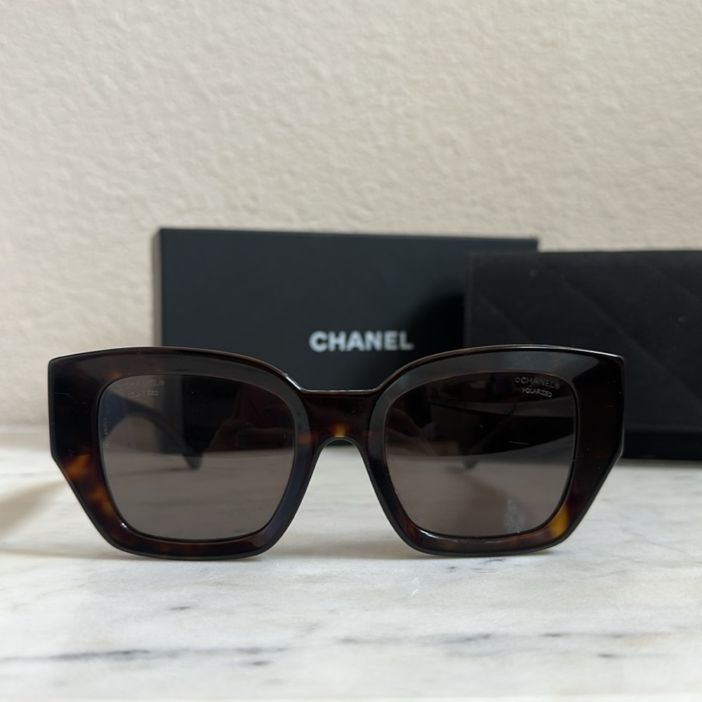 CHANEL Square Sunglasses with case